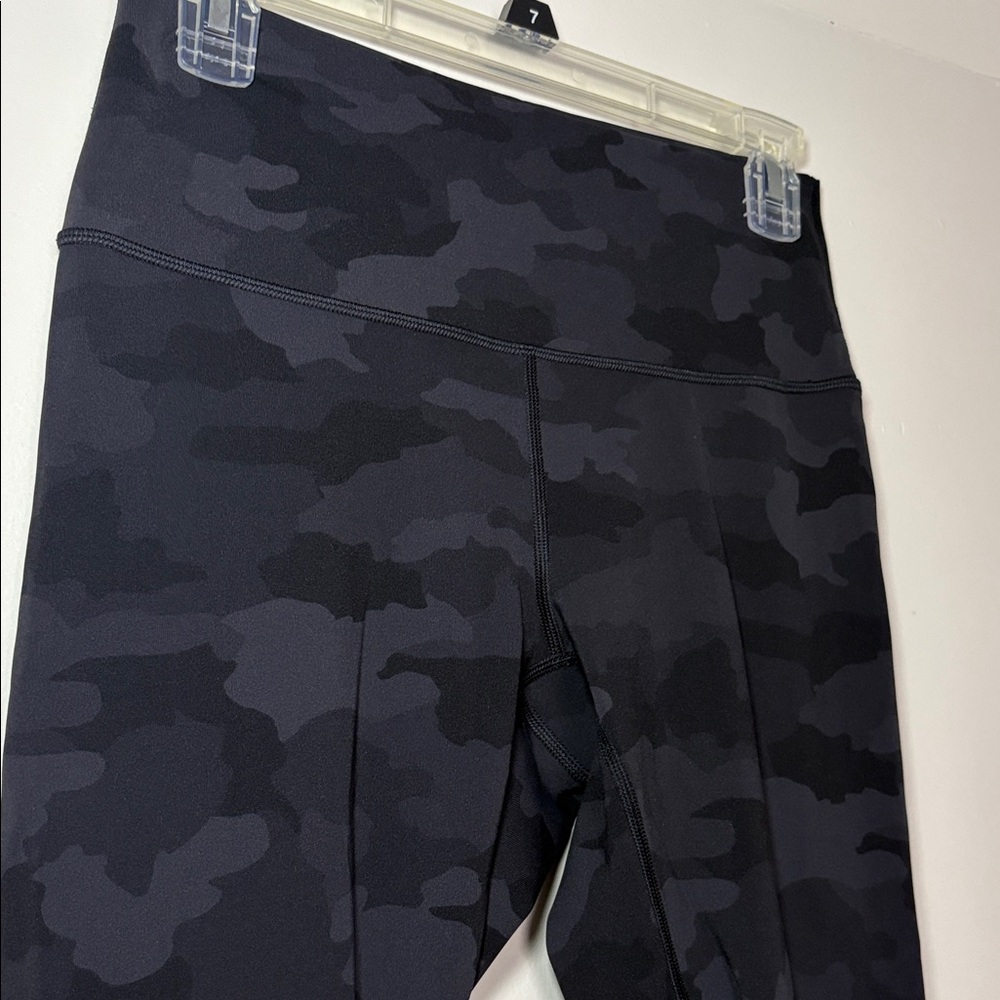 NEW Lululemon Wunder Under High-Rise Tight 25" Luxtreme Heritage 365 Camo size 8 - Picture 5 of 6